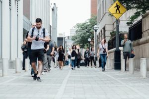 pedestrians 918471 640